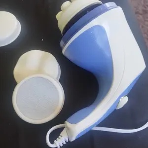 Foto de cliente do massageador com fio e discos