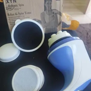 Foto de cliente do massageador com embalagem e acessórios